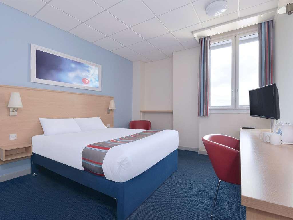 Travelodge Okehampton Whiddon Down Room photo